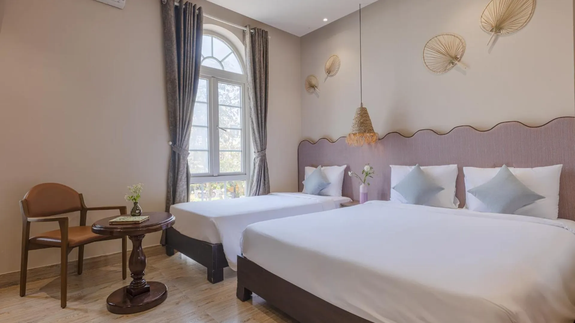 Vaia Hoi An Boutique Hotel 3*,